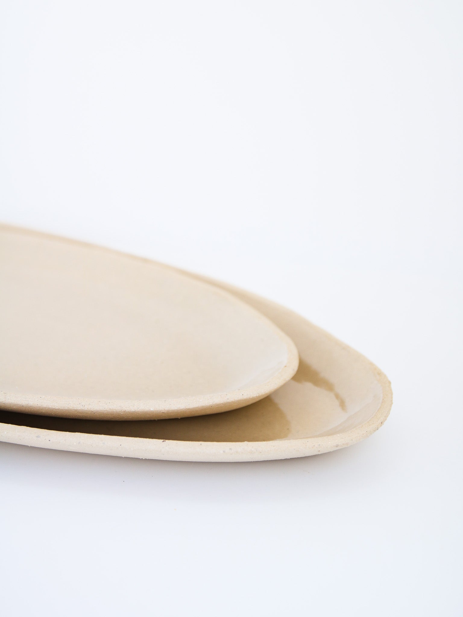 Serveerbordjes ruw beige